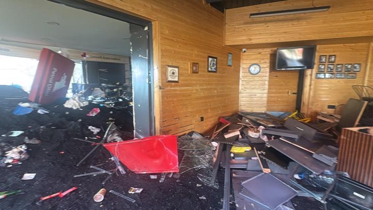 Bursada bir TIR akaryakıt istasyonuna daldı: Ölü ve yaralılar var...