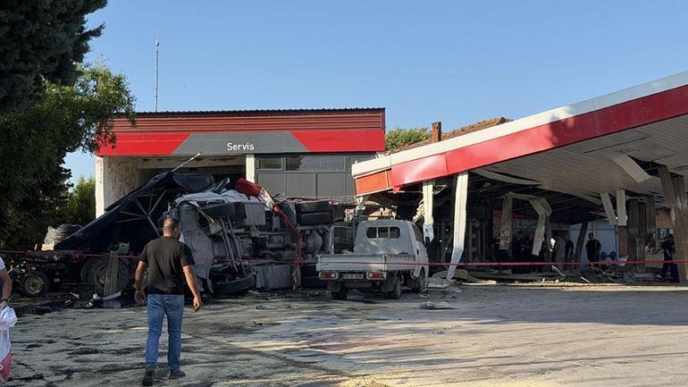 Bursada bir TIR akaryakıt istasyonuna daldı: Ölü ve yaralılar var...