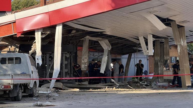 Bursada bir TIR akaryakıt istasyonuna daldı: Ölü ve yaralılar var...
