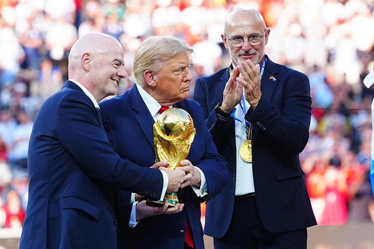 Dünya Kupası Finali Trump şova döndü