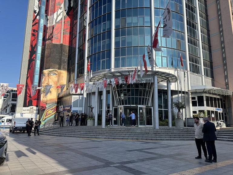  İzmit Belediye Başkanı ile eşi gözaltına alındı