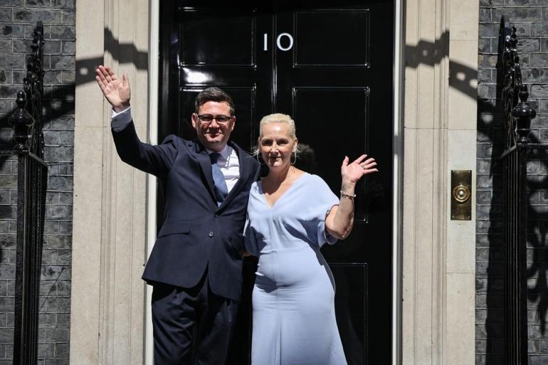 SON DAKİKA... 10 Numarada kritik gün Andy Burnham, ülkenin yeni başbakanı oldu