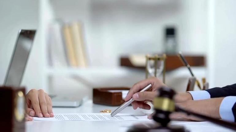 Yargıtaydan eşit kusur kararı… Eşinden canlı konum isteyen kadın kusurlu sayıldı