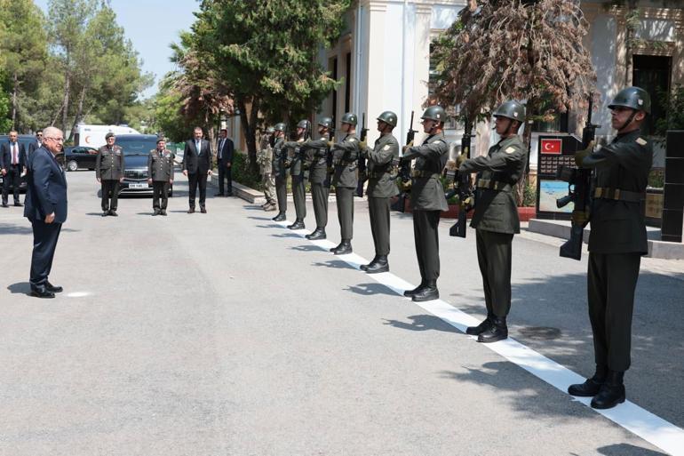 Bakan Güler, KKTCde birlikleri ziyaret etti