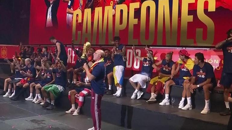İspanya, şampiyonluğu Madridde 2 milyon kişiyle kutladı