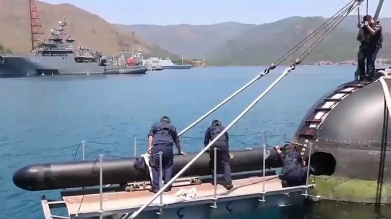 ROKETSANın geliştirdiği AKYA torpidosu gemiyi ikiye böldü