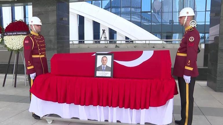 Emekli pilot son yolculuğa uğurlandı