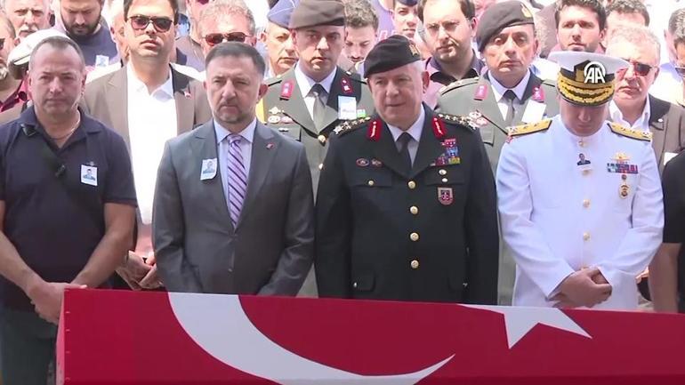Emekli pilot son yolculuğa uğurlandı