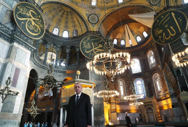 Ayasofya’ya yakışır özel bir eser: KUTLU FETHİN ZAFER NİŞANESİ