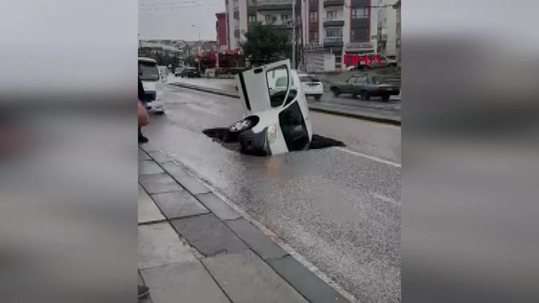 Ankarada sel alarmı Sağanak hayatı felç etti