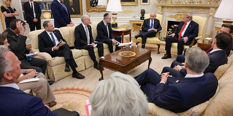 Trump ile Netanyahunun kritik görüşmesi sona erdi Beyaz Saraydan ilk açıklama