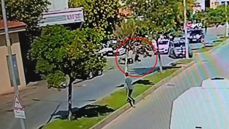 Motosiklet otomobille böyle çarpıştı
