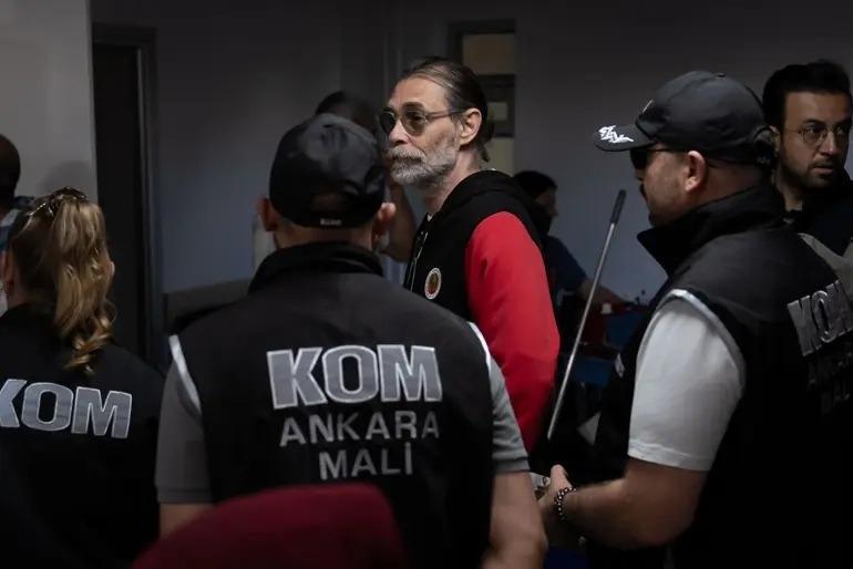 ERDAL BEŞİKÇİOĞLU NEDEN GÖZALTINA ALINDI SON DAKİKA Ankara Etimesgut Belediye Başkanı Erdal Beşikçioğlu Kimdir, Kaç Yaşında, Nereli, Evli Mi Behzat Ç İle de Hafızalarda Yer Etmişti