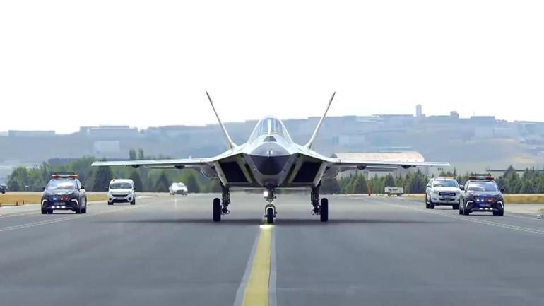 Milli savaş uçağı KAANdan yeni görüntü