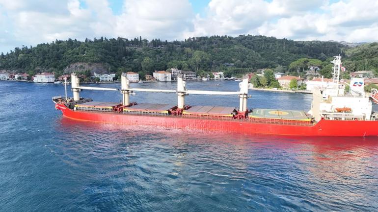 İstanbul Boğazında makine arızası Trafik askıya alındı
