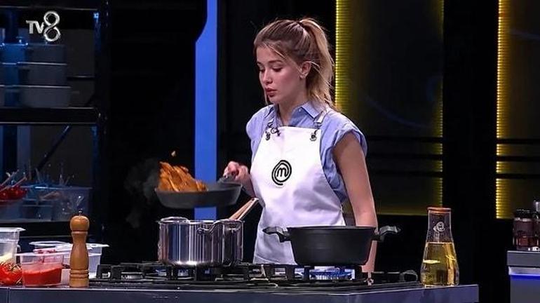 MASTERCHEF 13. YARIŞMACI KİM OLDU Masterchef ana kadroya katılan isim belli oldu 31 Temmuz 2026 MasterChefte önlüğü kim aldı
