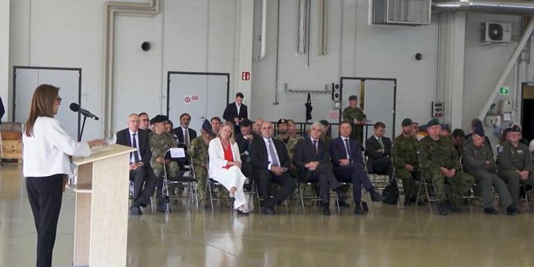 Türk F-16ları NATO görevini devraldı Estonyada 7/24 alarm nöbeti başladı