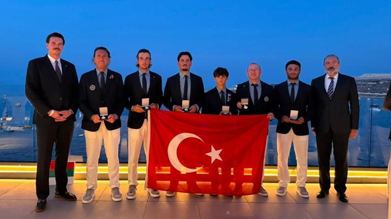  Kadınlarda Avrupa şampiyonluğu, Erkeklerde ikincilik