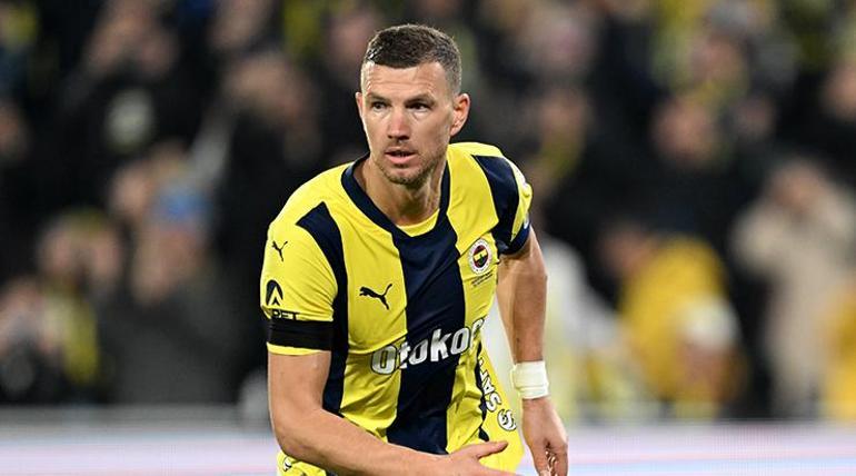 Edin Dzeko, Bundesliga’ya döndü Schalke ile devam ediyor