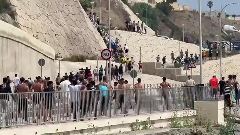 İspanya göç krizi AByi böldü