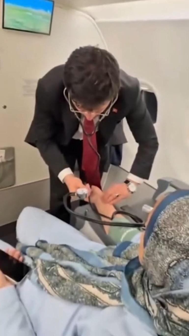 Bakan Memişoğlu, uçakta rahatsızlanan yolcuya yardım etti