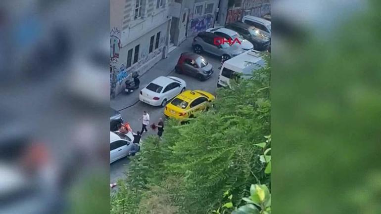 Yarı çıplak olaya tam dayak müdahale Beyoğlunda film gibi olay
