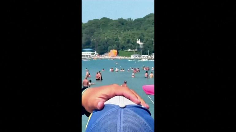 Rusya’da plajda dehşet anları Tatilcilerin üzerine İHA düştü: 3’ü çocuk 7 ölü…