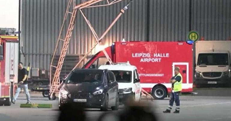 Almanyada havalimanında çifte alarm: Kargo uçağına havada gizemli bir cisim çarptı, yerde dron bulundu