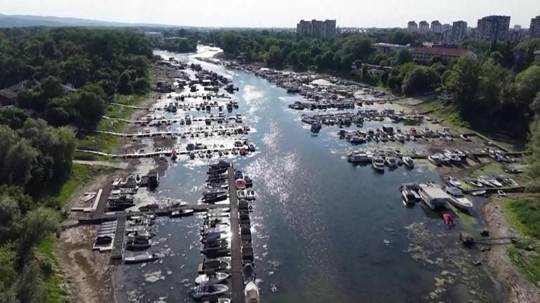 Kuraklık enerji krizini tetikliyor Tuna Nehri alarm veriyor...