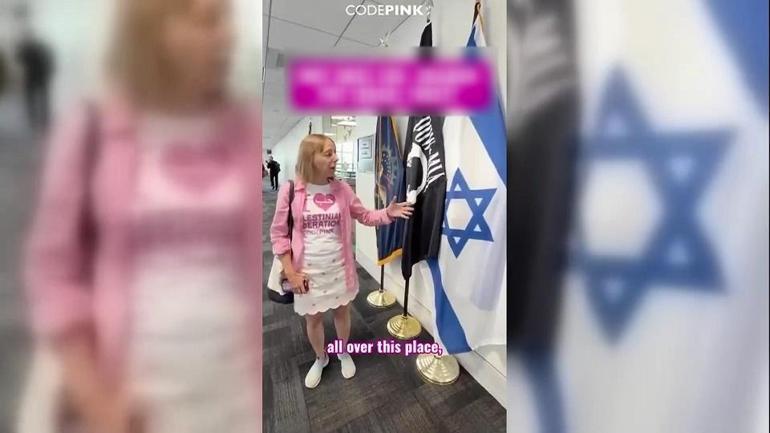 Önce Amerika mı, İsrail mi Senatörün kapısındaki bayrak kriz çıkarttı