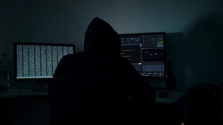 SİYAH ŞAPKALI HACKER | Çete MERNİS ve halk sağlığı verilerine nasıl sızdı