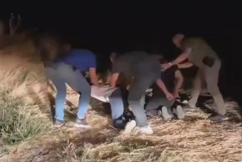 Minibüsün camını kırıp para ve altınları çalmışlardı Kar maskeli 5 şüpheli, 3 ilde düzenlenen operasyonlarla yakalandı