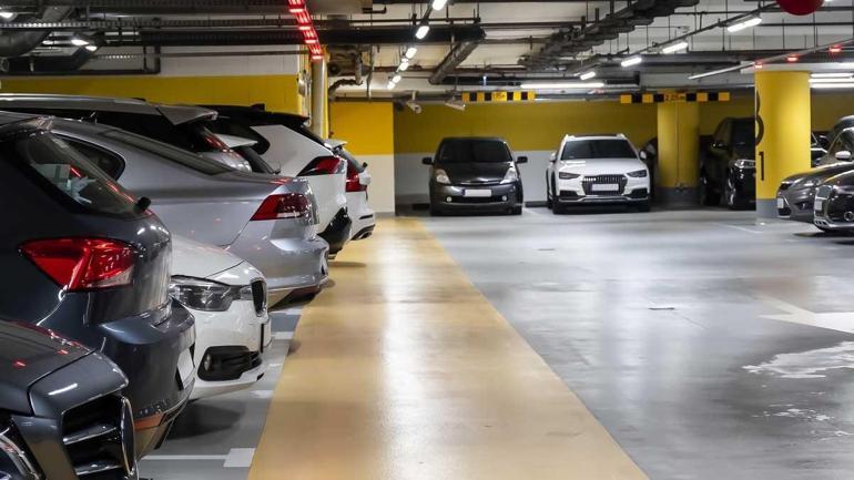 Araç çok, park yeri yok Yılda 40 litre akaryakıt