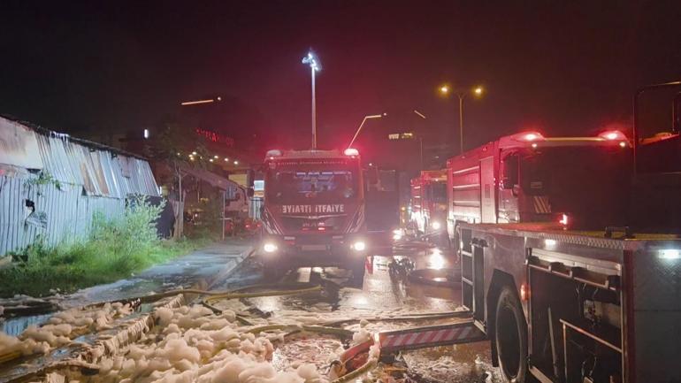 SON DAKİKA HABERİ: Başakşehirde fabrikada korkutan yangın
