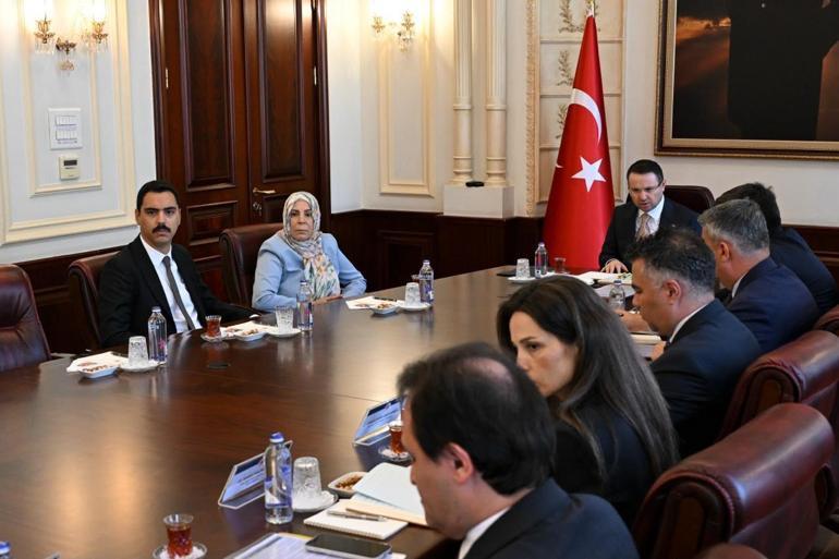 Bakan Gürlek, Muhsin Yazıcıoğlunun ailesiyle görüştü: Adil Öksüz bu olay için Türkiyeye gelmiş