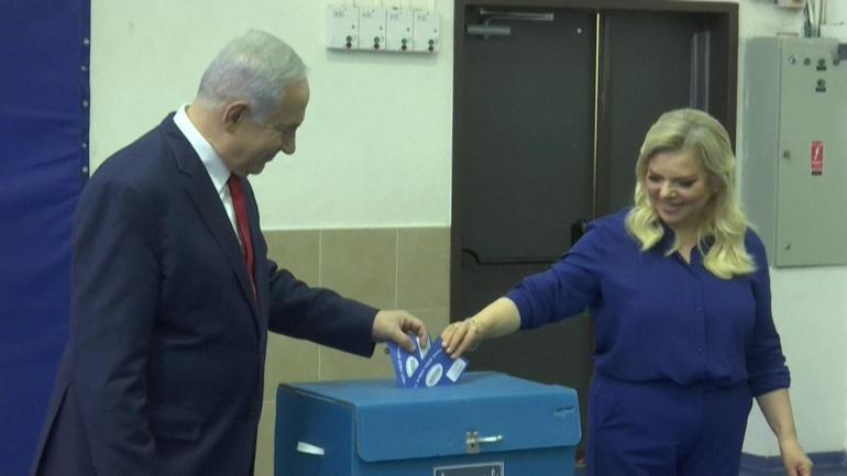 Netanyahu müttefikleri arasında sıkıştı