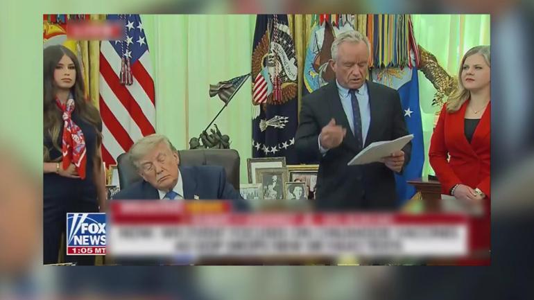Trump bir kez daha uyuyakaldı
