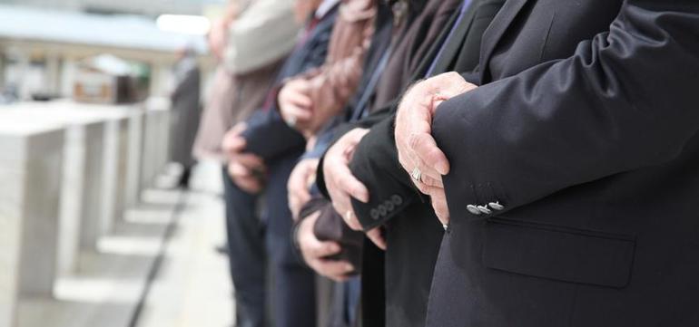 Cenazeye gitmedi, 20 yıllık evliliği bitti