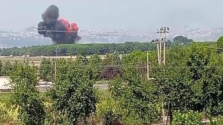 Son dakika haberi MSB: F-16 uçağı kaza kırıma uğradı, pilot atlayarak kurtuldu | Düşme anı kamerada