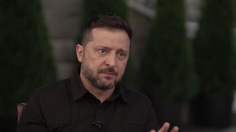 Zelenski füze almak için uğraşıyor