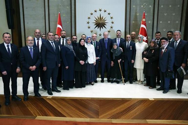 Cumhurbaşkanı Erdoğan şehit ailelerini kabul etti