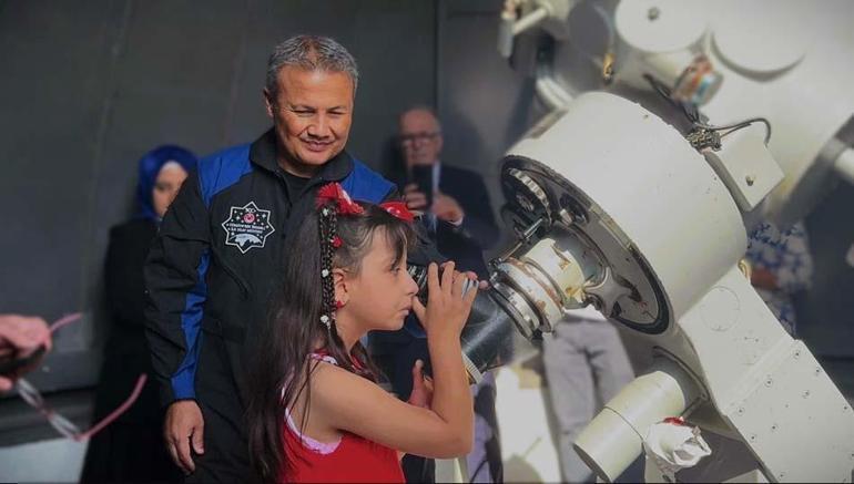 ANLAMLI BULUŞMA Böbrek hastası Zehra’nın Alper Gezeravcı ile tanışma hayali gerçek oldu