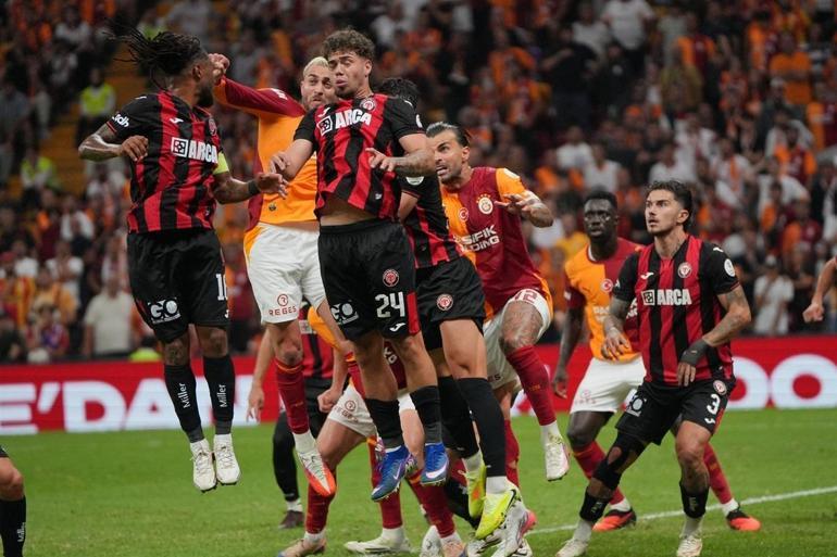 Galatasaray tribünleri yönetime istifa çağrısı yaptı