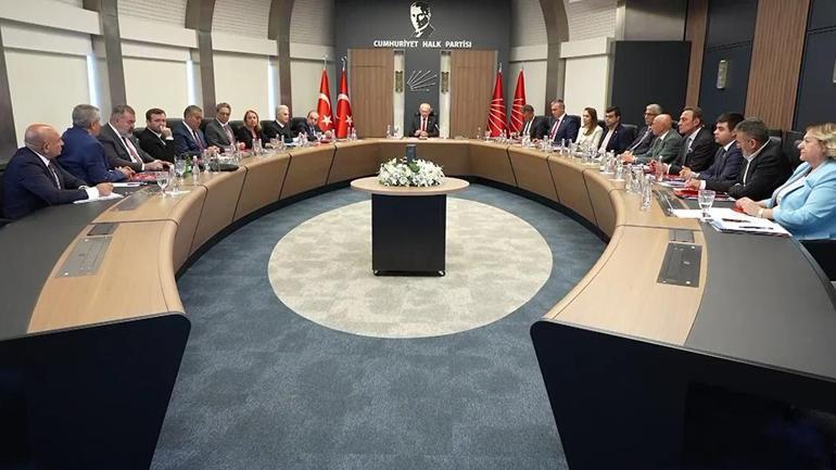 CHPde kurultay tartışması