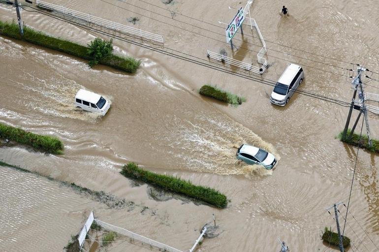 Japonyada sel felaketi: Can kaybı 13e yükseldi