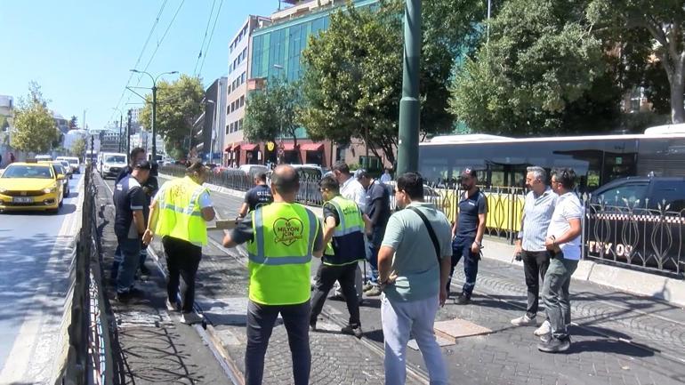 Beyoğlu’nda tramvay raydan çıktı; yolcular tahliye edildi