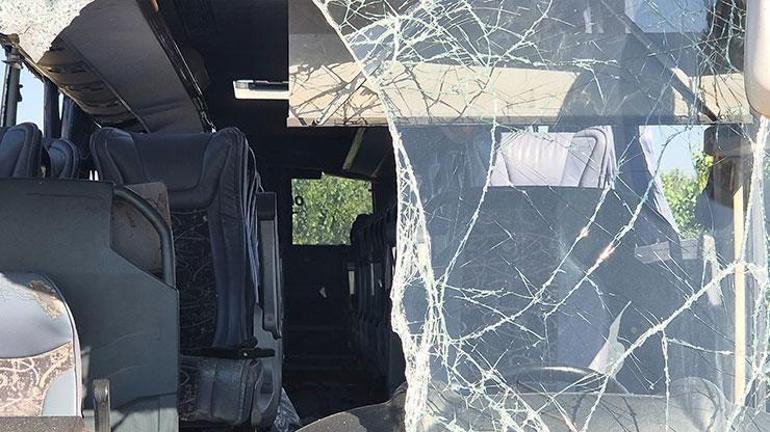 Afyonkarahisarda yolcu otobüsü devrildi: 22 yaralı