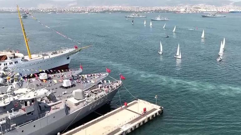TEKNOFEST Mavi Vatanda deniz ve hava gösterisi