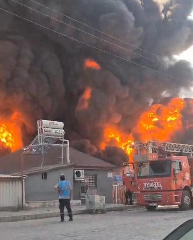 Elazığ’da fabrika yangını; ekipler müdahale ediyor