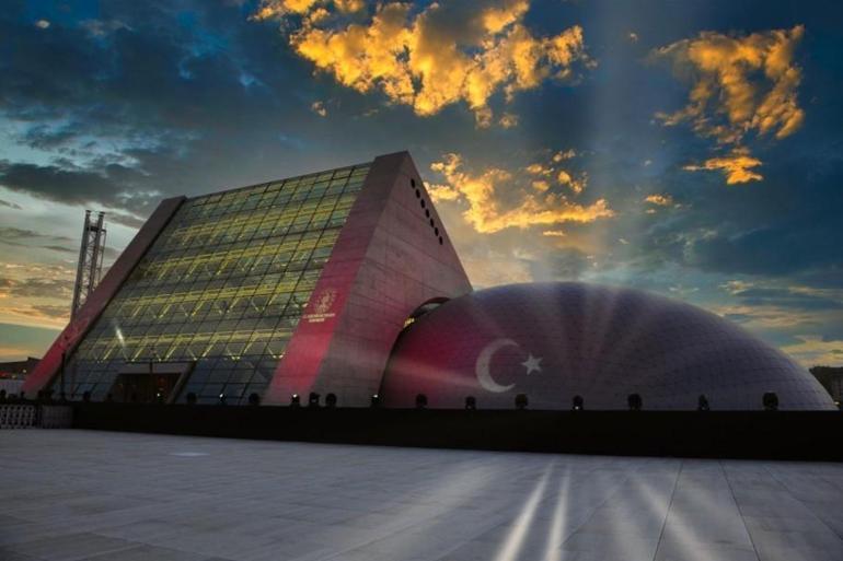 Bakan Ersoy CSO Ada Ankara’nın yeni sezon programını duyurdu